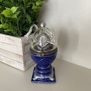 Royal Limited Musical Egg Plays What a Wonderful World  w/Baby Photo Frame Blue